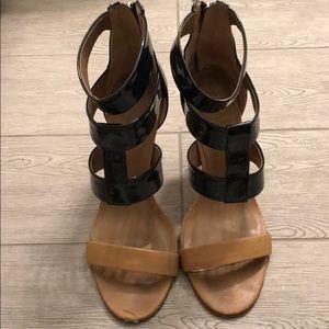 Tory Burch bi color leather sandals 3.5” h size 9